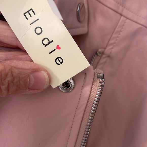 ELODIE FAUX LEATHER/ Vegan VEST/zipper/ Belt/pockets with zippers/ lined - Picture 5 of 15